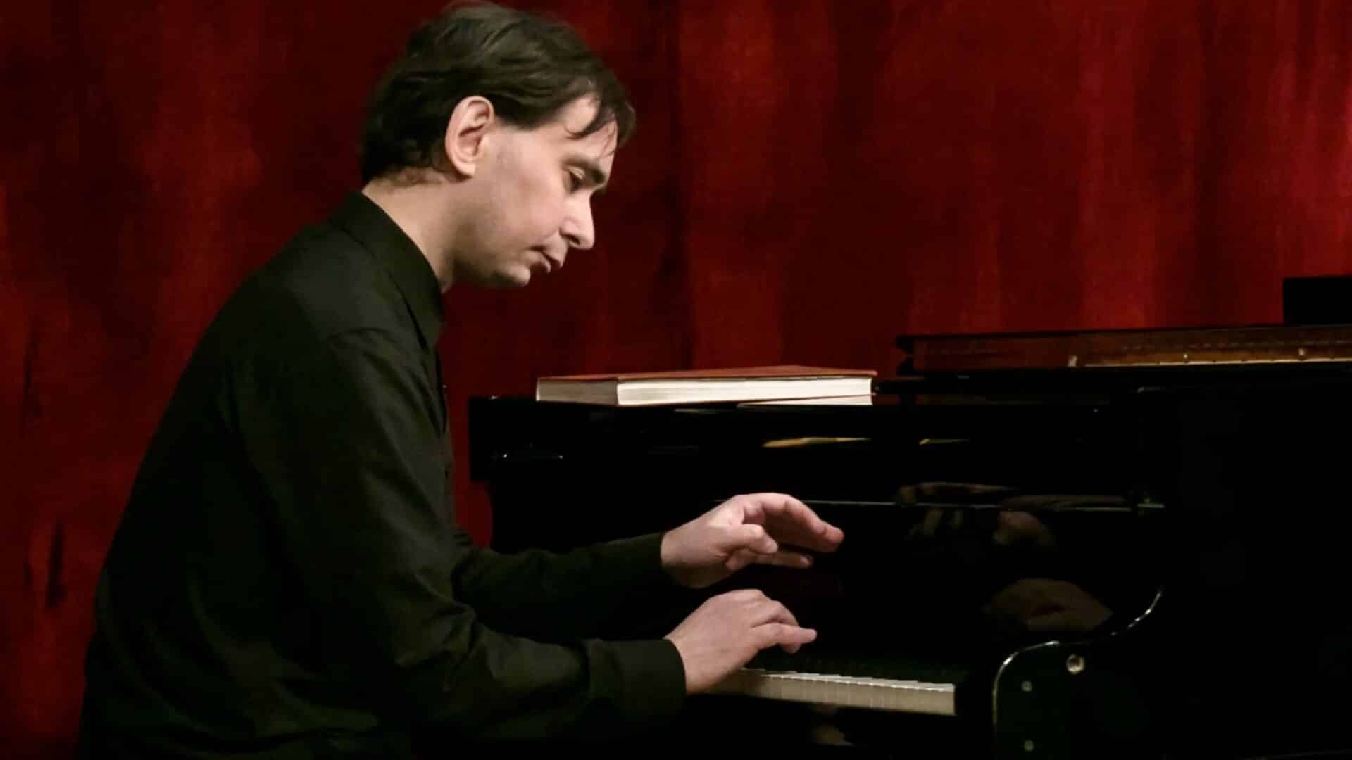 Пианист Павел Кушнир. Курганская филармония (Courtesy photo / Meduza)