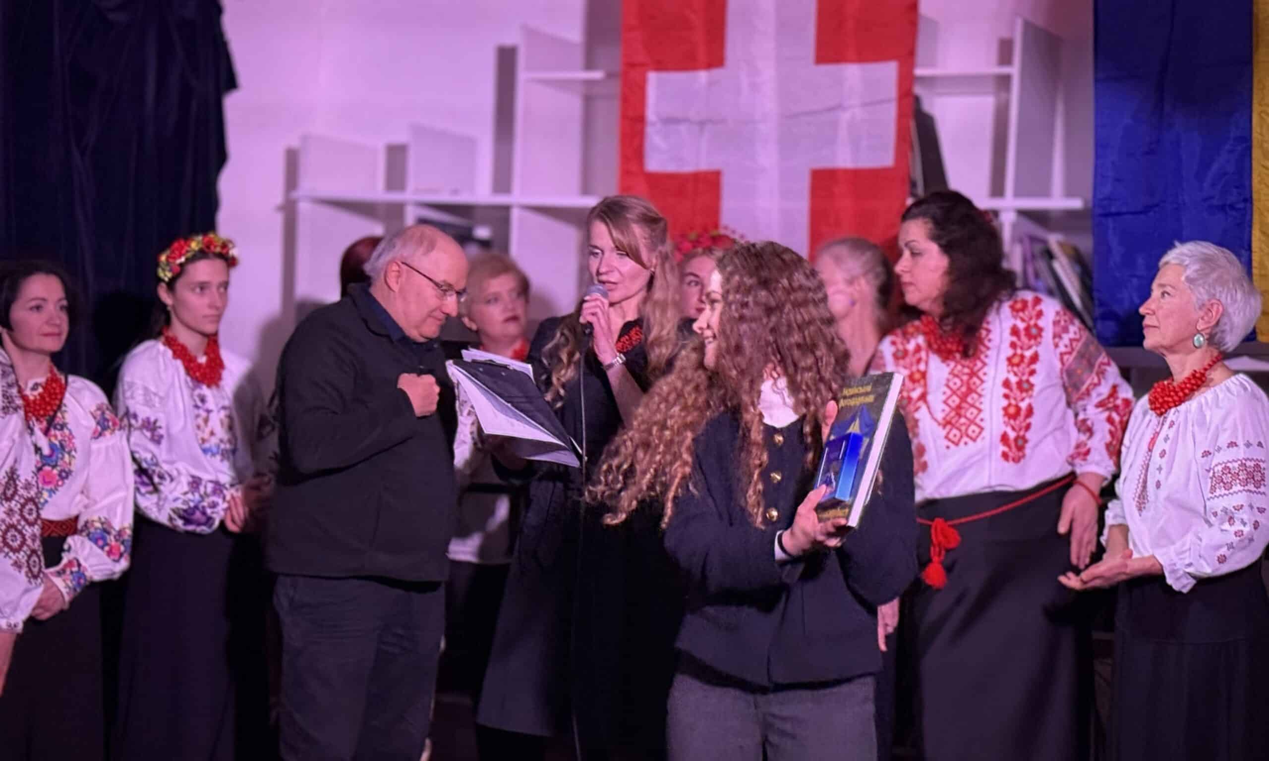 На фотовыставке «Часы войны». Photobastei Zurich, 15 января 2026 г. (© forall.swiss)