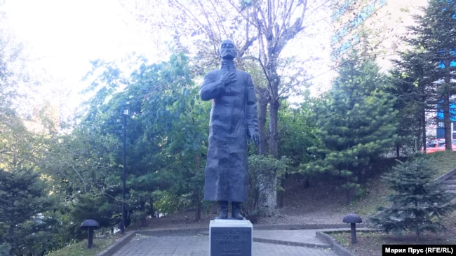 Памятник Мандельштаму во Владивостоке (© Мария Прус / RFE / RL)