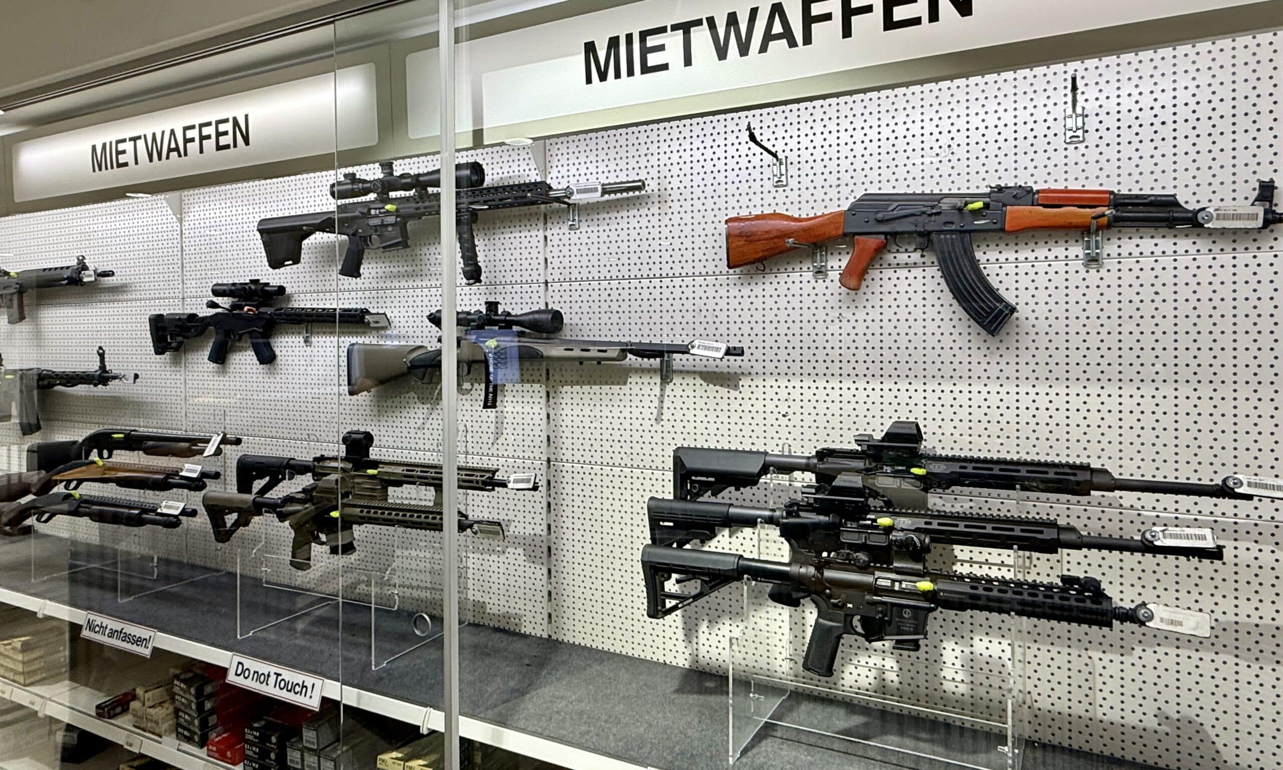 В стрелковом клубе Swiss Shooting Range. Швейцария, 2026 г. (© forall.swiss)