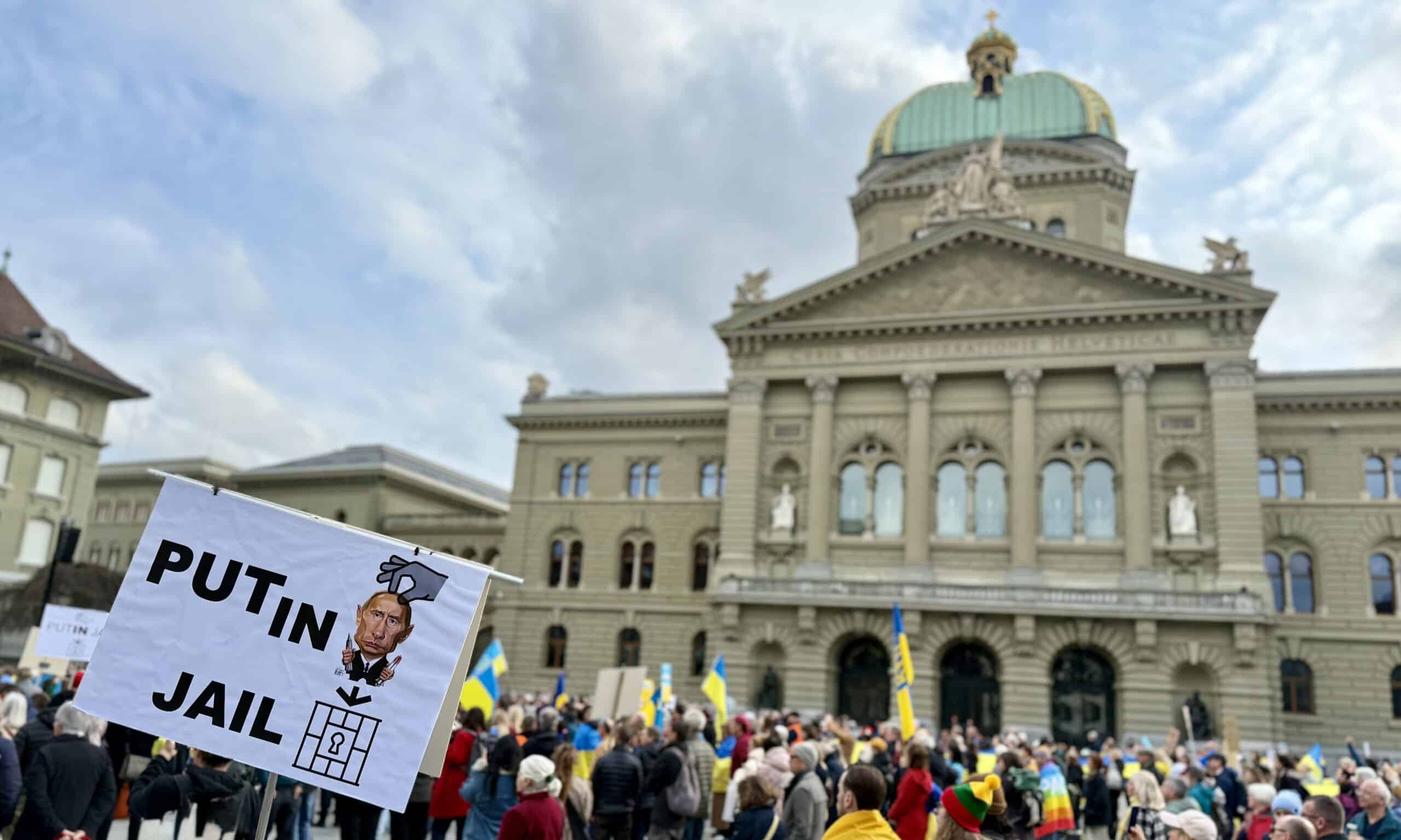 Манифестация солидарности с Украиной в Берне на четвертую годовщину полномасштабной войны России против Украины (© forall.swiss/ Courtesy Photo)