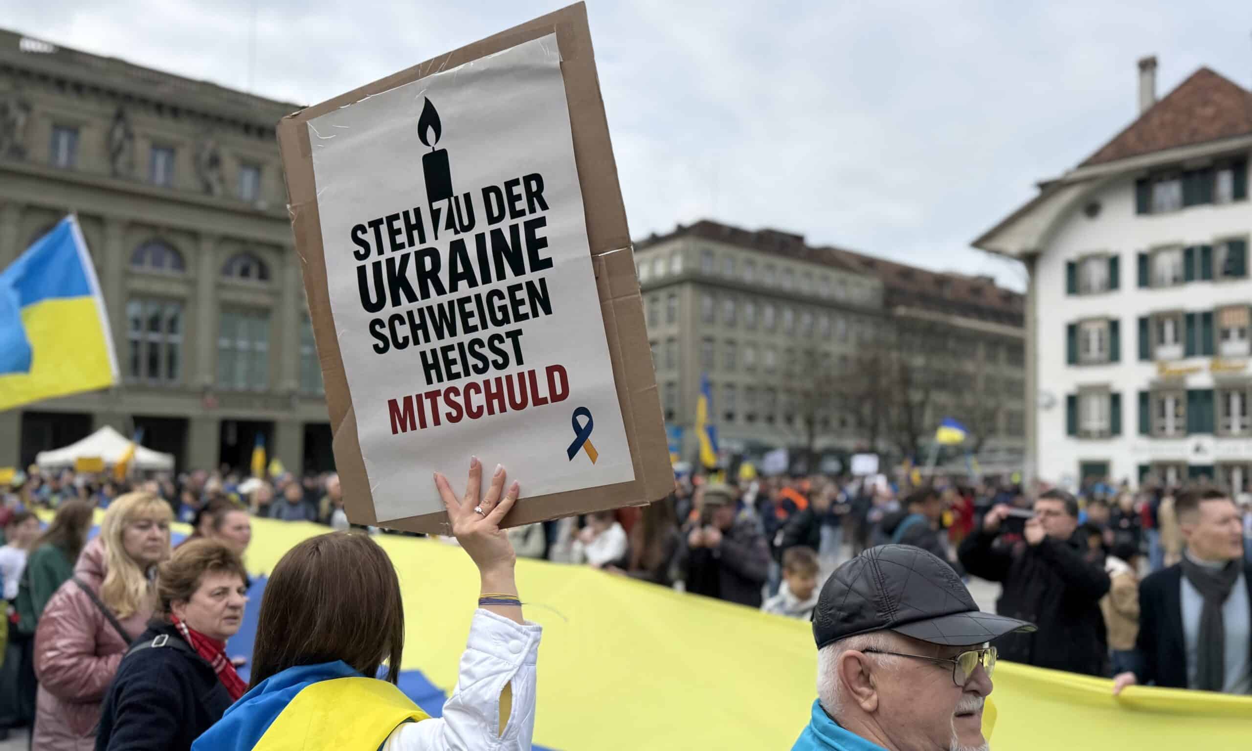 Манифестация солидарности с Украиной на четвертую годовщину российского полномасштабного вторжения. Берн, 28 февраля 2026 г. (© forall.swiss)